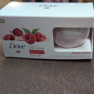 Dove Vanilla Raspberry Bath Bomb - Pink